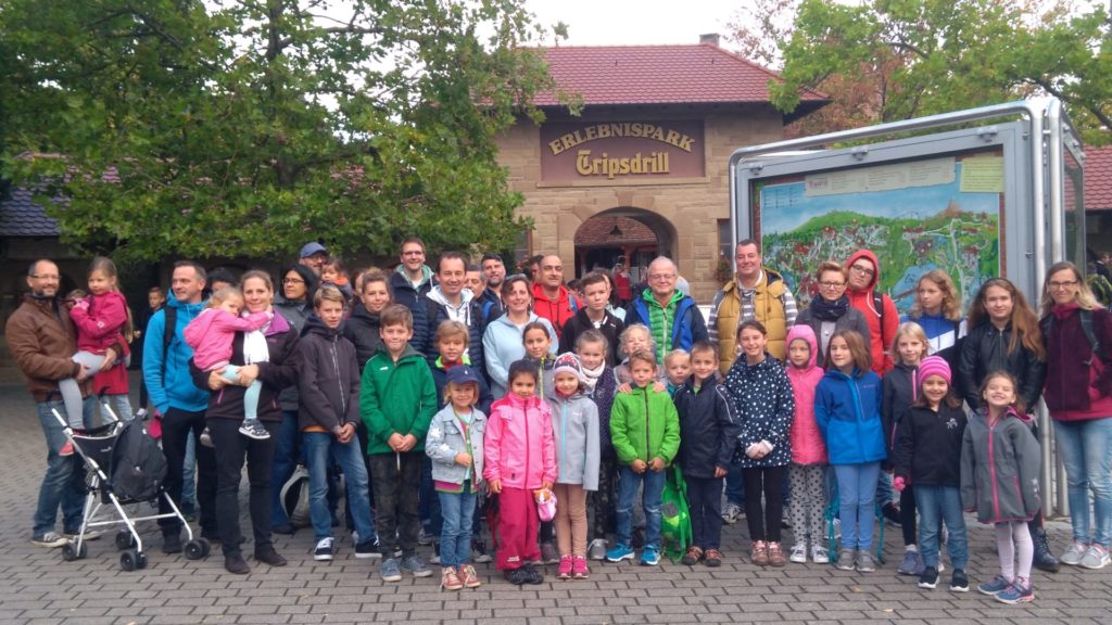Gruppenbild_Ausflug_Tripsdrill